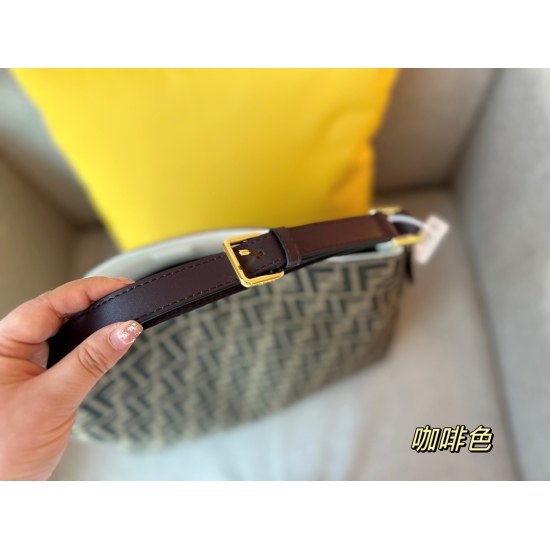 2023.10.26 195 Boxless Size: 36 * 32cm FENDI Double F Shopping Bag:! The medieval bag style is never tired of seeing, and any style can be held without choosing clothes. The concave shape is also appropriate, super fashionable!!
