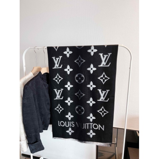 The soft and delicate feel of the new cut cotton gradient on May 28, 2023 was deeply impressed by LV. LV's latest design, very practical and easy to match, essential for all seasons ‼️ Old flowers are really magical, right? They always make people feel ve