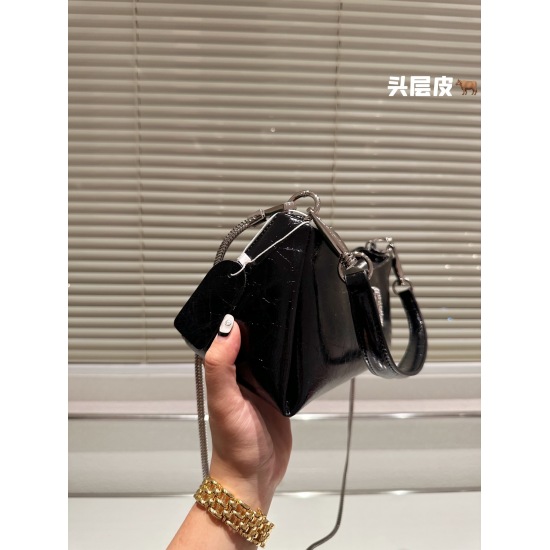 2023.11.10 P250size: 28 Valentino New Product! Who can refuse Bling Bling bags, small dresses with various flowers in spring and summer~It's completely fine~
