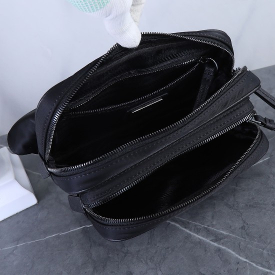 2024.03.12 Batch 430, P Family New Nylon Waistpack 1BL010 ☄️ Upon arrival, the counter is equipped with Saffiano leather piping, polished steel metal accessories, identification lining, internal trademark, and dimensions of 21135cm