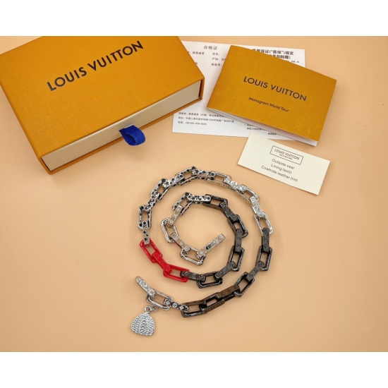 2023.07.11  The latest bamboo necklaces Louis Vuitton, together with Japanese artist Yayoi Kusama, launched the Louis Vuitton x Yayoi Kusama cooperation series again. The LV x YK Monogram Chain necklace attempts to break the myth of infinite dots, embelli