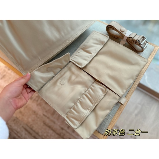 2023.11.06 370 comes with a box size of 38 * 28cm prad messenger bag - co branded return to the 