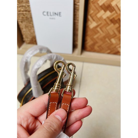 20240315 p800 CELINE 2022 new product bowling bag, carrying a retro and fashionable crossbody bag, the actual product really roars and looks very textured! The size is just right. You can put down your mobile phone. The capacity is very awesome. Fashion c