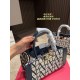 2023.11. 10 large P235 folding box ⚠️ Size 35.22 Small P215 Folding Box ⚠️ Size 28.18 Valentino Canvas Tote Bag Super Classic and Fashionable Surprise Versatile and Exquisite Everyday Outgoing