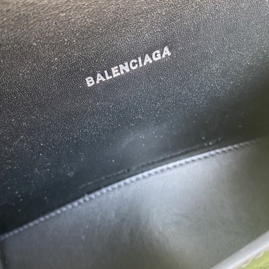 Batch 650 Balenciaga from Balenciaga in 20240324. Italian imported explosive pattern top layer cowhide tassel style small black nail (large bottom length 38cm * 24cm * 12cm) (medium bottom length 30cm * 19cm * 11cm/) (mini bottom length 23cm * 15cm * 30cm
