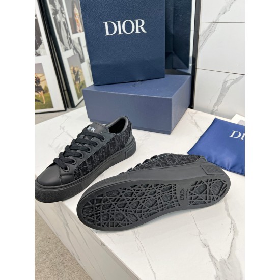 2024.01.17 B33 Sports Tennis Shoes - Black Embroidered 2024 Spring New Edition, showcasing a classic tennis shoe with a stylish silhouette that highlights a heavy texture. Carefully crafted with black silk matte cowhide, embellished with a three-dimension