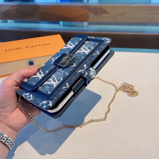 20240401 95 LV Embroidered Phone Bag, Universal, Chain Crossbody Phone Bag, Front Card Bag Zero Wallet, Push Pull Clip Suitable for Any Phone, Living in an Era where You Don't Need Cash When Going Out, This Bag Can Completely Meet Your Daily Use With Card