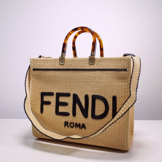 2024/03/07 p1180 [FENDI Fendi] New Sunshine Medium Grass Woven Handbag with FENDI ROMA Embroidery and Black Hard Organic Glass Handle. Equipped with spacious lined interior compartments (with contrasting edges in the same color) and gold metal parts, equi
