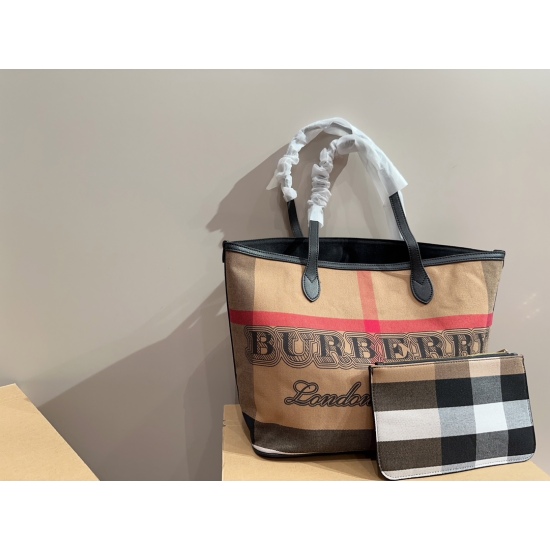 2023.11.17 P200 ⚠️ The size 33.30 Burberry Canvas Tote Bag has a great shape and a very light weight! Simple and elegant, beautiful upper body! Exquisitely sewn and sewn, the bag is very easy to hold, it's Mommy's favorite, and you can handle everything w