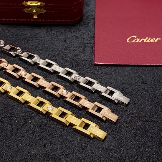 2023.10.05 85 Cartier Classic Diamond Chain ⛓️ Bracelet Tank Chain Unisex version for men and women to wear! The chain can be cut, reprinted, and made of 14K precision steel material, with color retention, exquisite and delicate. It is a must-have for hum