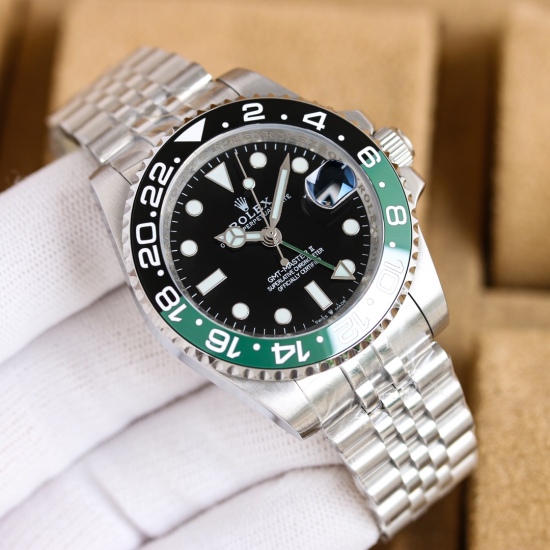 20240408-700 Rolex GMT Green Cola Upgrade. Made of genuine and consistent 904L steel, equipped with imported Japanese all-in-one machine movement (exclusive Japanese genuine function in the market), with GMT function synchronized with the same point. Auth