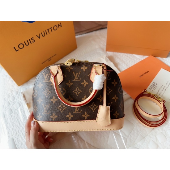 2023.10.1 Upgraded Full Set Folding Box Packaging P265Lv alma bb Old Flower Yellow Skin Shell Bag Original High Quality Bag This Retiro handbag is made with iconic old flower fabric for classic eternity. The elegant and understated exterior design and spa