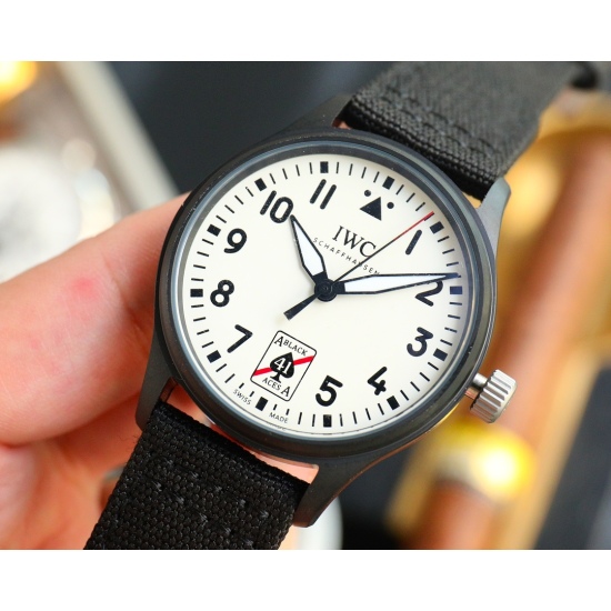 20240408 2813 Machine: 4008215 Machine: 500 First World Pilot Special Series: Spades A Series: Pilot Series Model: IW326905 Men's Watch Size: 41mmX11.4mm Movement: 2813/8215 Function: Hour, Minute, Night Glow Crown: Swivel in Handle Watch Strap: Fabric Wa