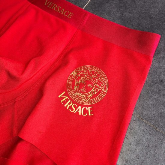 2024.01.22 Red and Fierce Gift Gifts! A must-have item! Versace Classic Medusa Collection! Fashionable men's underwear! Exquisite hot stamping logo! Foreign trade foreign orders, original quality, seamless cutting technology, scientific matching of 91% mo