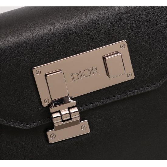 20231126 630 This messenger bag is classic and elegant, showcasing personal charm. Crafted with beige and black Oblique printed fabric. The design is tough and adorned with a black smooth cowhide flip, paired with a metal clad brass buckle closure. The in