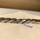 2023.07.11  Blue and White Diamond Enamel Colored Bracelet is available for both men and women, with a refreshing color scheme. The Cuban chain design features intricate connections between metal and enamel shaped L-shaped and V-shaped links, as well as a