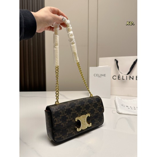 2023.10.30 P160 (Folding Box) size: 2010 Celine Celine 2023 Water Diamond Lock Chain Design and Gold Chain for Underarm Water Diamond Buckle ⛓️ Echoing each other, with a retro feel, fashionable and high-end! The casual and lazy temperament has reached it