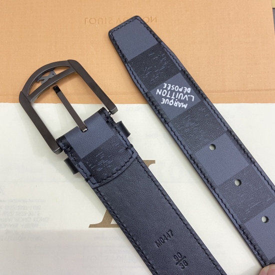 2023.12.14 Brands: LV, Louis, and Vuitton! Original order: Belt and waist belt: Single sided use of counter quality, 100% layer of cowhide, 24k pure steel buckle, preferred for personal use, guaranteed genuine leather packaging: Please refer to the pictur