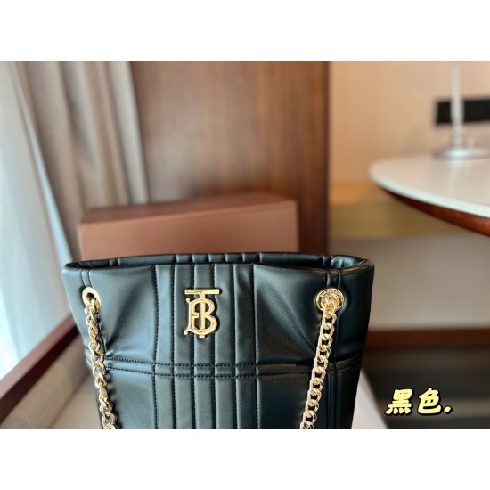 2023.11.17 210 box size: 22 * 26cmbur Lola new product bucket bag with soft leather and honing seam technology filled with advanced! It looks great with my basic style!