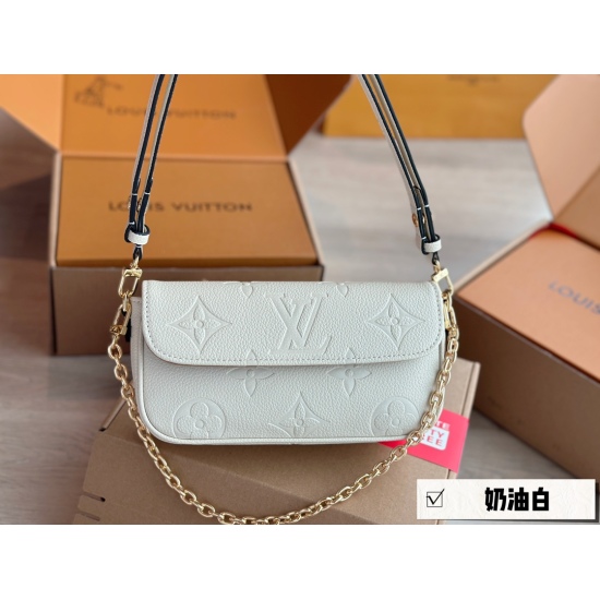 2023.10.1 185 box size: 22 * 12cmL home cream white ivy woc real milk whizz drop~Super suitable for summer double chain design mahjong bag can be cross slung, one shoulder, portable, and built-in card slot is cute and easy to use!