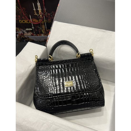 20240319 Batch 510 Top Original Dolce Gabbana Imported Cowhide+Crocodile Pattern, Every Display Has Heat and Luminescence ✨ The highlights are always loved by people, and the color is always outstanding. The selection of materials gives people a strong vi