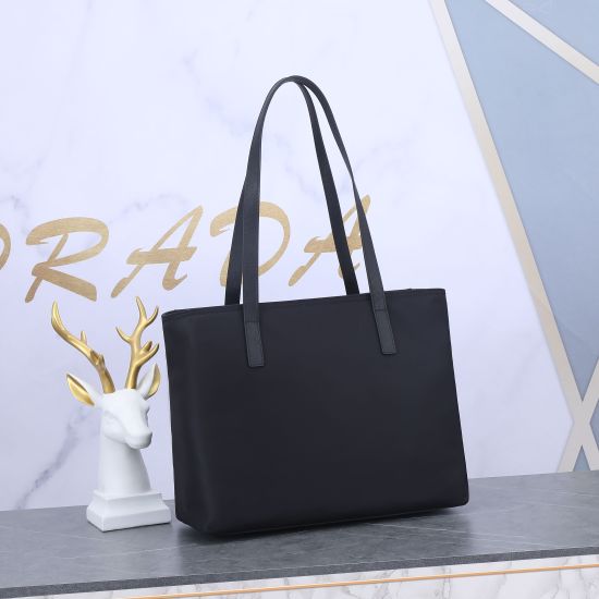 2024.03.12 470 PRADA Mommy Bag Arrives ✌️✌️ Waterproof nylon shopping bag, fashionable and personalized, lightweight and practical, imported original waterproof fabric ➕ Cross border decoration! Exclusive private customized hardware accessories! Allow you