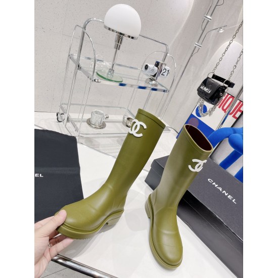 20240403 250 CH Explosive Rainboots! Get a one-on-one version of this season's visually stunning rain boots, which can instantly straighten both O-shaped and X-shaped legs, as well as those with thicker calves. It greatly enhances leg shape and shows leg 