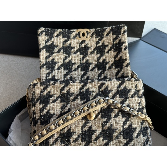 780CHANEL:: Model AS1161 #: Small 1160 #: Size: 30CM: Small 26CM: 2021 New Color: Autumn/Winter, Fleece Series: Qianniao Grid This bag is simply a combination of all classic elements of Xiaoxiang. Xiaoxiang MiLing grid pattern, leather chain bag, double C