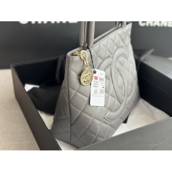 P1150 ✅  CHANEL:: Model: AS1804 #: 2022 New Ultimate Edition ‼  Classic Revival: Vintagep Hilton Bag, once ranked among the top 50 most valuable bags in the world. Named after Miss Hilton's love for carrying, the counter is already out of stock and cannot