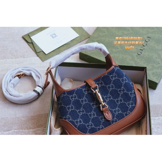2023.10.03 210 box size: 20 * 15cmGG denim jackie1961 is very classic and retro! Mobile phone max can be put down! Double G jacquard denim fabric ➕ Premium brown leather!