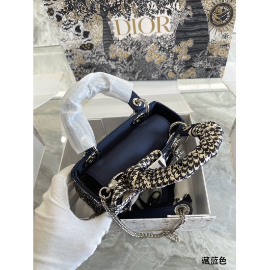 On October 7, 2023, P205 Two shoulder straps gift box packaging Dior Dior silk diamond princess bag gold buckle version super authentic 3 grid princess bag high-end quality can be freely compared with counter details Exclusive shipment High version First 