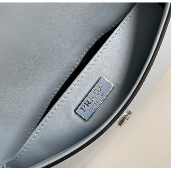On March 12, 2024, P640 small size {Flipped Starry Blue} Exclusive PRADA New Middle Age Underarm Bag Comes la} This year's popular Middle Age Underarm Bag has always been popular. The whole leather is delicate and smooth, and the irregular shape of the ba