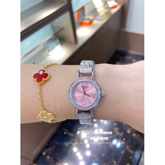 20240408 Steel Strap 160 Hermes PARIS Luxury Watch, Leading Style, Beyond the Times, Designed with Exquisite Extraordinary Craftsmanship, Highly favored by Trendy Nobility from All walks of Life. This watch features a beaded strap, showcasing soft and ele