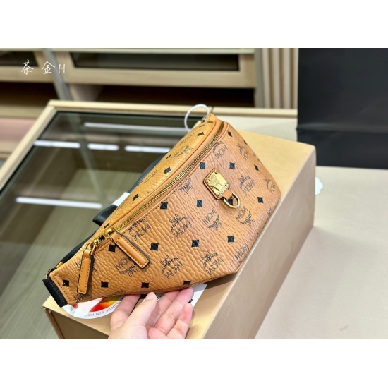 2023.09.03 185 Tea Gold MCM Waist/Chest New Package! Both men and women are fine. Chest bag is not a very practical way to travel, I think it's safer to carry a backpack. Size: 35.18 Folding box packaging