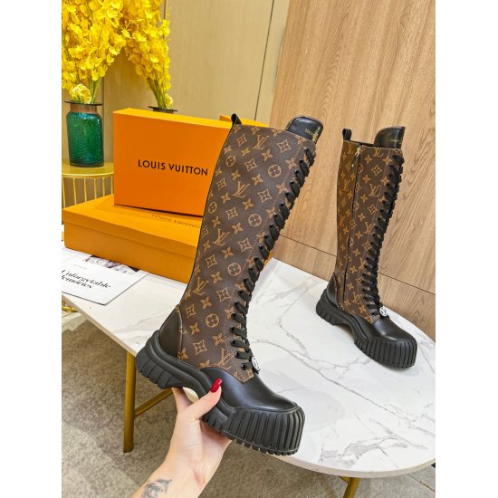 20230923 Louis Vuitton 2022 Show New High end Customization 1:1 engraved replica upper foot for comfort, paired with Louis Vuitton logo embossed leather labels and durable leather outsole. Fabric: 3-color open edge beaded cowhide, black cowhide counter, a