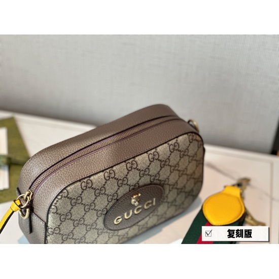 On March 3, 2023, 200 comes with a box (upgraded again) size: 24 * 15cmGG Tiger Head Camera Bag! The classic vintage paired with the wide red and green webbing of calf leather is Gucci's most classic brand symbol. It has a large capacity and is very light