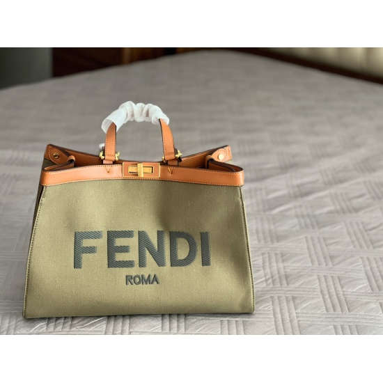 2023.10.26 230 Boxless Size: 41 * 28cmF Home Fendi Peekabo Shopping Bag: Classic tote design! But the biggest feature of this one is: portable: armpit! Two types of shoulder straps!