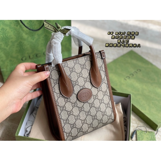 On March 3, 2023, with a box size of 16 * 20cmGG mini tote (score bag), you can buy a bag again! The classic double G pattern has a very elegant feeling!! Unisex! Both Sa and A!