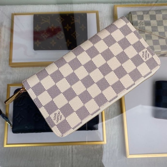20230908 Louis Vuitton] Top of the line exclusive background N41660 size: 19.5 x 10.5 x2.5 cm, now an upgraded Zippy wallet! The latest version of the iconic wallet features 4 new credit card slots and a colorful leather lining. The well-organized functio