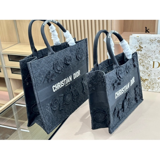 On October 7, 2023, 325 320 255Dior original fabric jacquard Dior book tote. My favorite shopping bag tote of the year, which I have used the most times, is Baodio. Due to its huge capacity, everything is placed inside, and of course, the concave shape mu