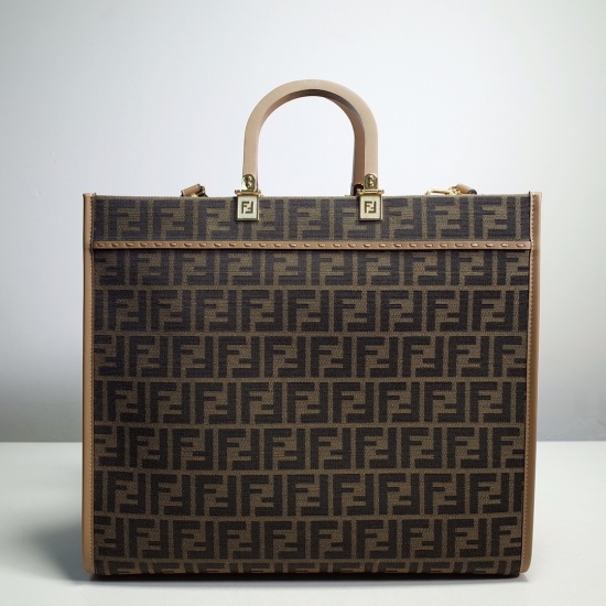 2024/03/07 p1030 [FENDI Fendi] New Sunshine fabric handbag with brown FF jacquard pattern and light brown leather FENDI ROMA lettering, featuring a hard leather handle. Featuring spacious interior compartments with light brown leather edges and gold accen