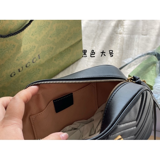 2023.10.03 180 box size: 24 * 15cmGG diamond camera bag is the most classic! It's both fragrant and easy to carry! Original leather lining, cowhide quality! Ripple double GG buckle, giving it a very textured feel