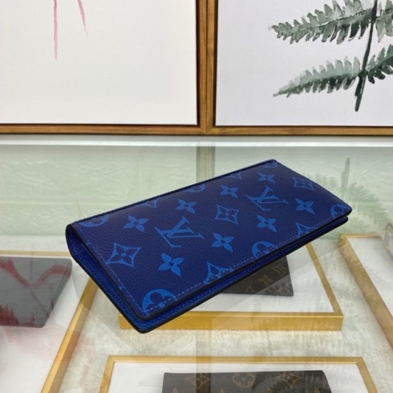 20230908 Louis Vuitton] Top of the line original exclusive background M30297 Size: 10.0 x 19.0 cm 2019 Spring/Summer Discovery Pochette Taga leather and Monogram canvas, exploring subtle variations in the same color tone. Can be stuffed into a jacket ches