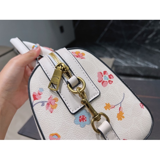 2023.10.03 p195 ⚠️ 26.16 Kouchi Pillow Bag Gucci Small Flower Style is Perfect for Summer, Enhanced Decoration No longer Stubborn Space, Commuter Bag Essential