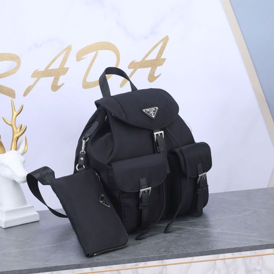 On March 12, 2024, a new batch of 540 P home counters for women's backpack BZ811 with small bags arrived. ECONYL recycled nylon and Saffiano leather materials, recycled nylon coated fabric decoration+flap with buckle and magnetic buckle, two outer pockets