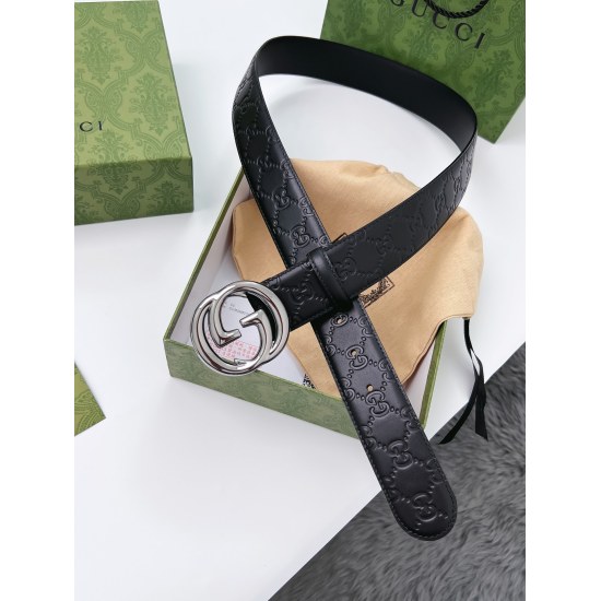 Gucci. The complete packaging of Gucci is 3.8cm imported calfskin embossed, and the genuine product in the counter is perfectly reproduced in 1:1 The original sole is made of Gucci Signature leather using hot embossing technology, with a thick touch and c