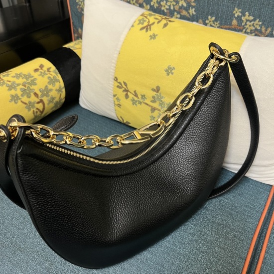 20240316 Original Order 890 Special Grade 1010 Large Model: 2081A (Li Wen) GARAVANI VLOGO MOON Small Chain Leather HOBO Handbag. Thanks to a chain and detachable leather shoulder straps, this handbag can be worn on the shoulder or carried by hand- Gold to