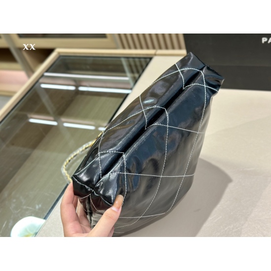 On October 13, 2023, 230 235 no box size: 30cm 36cm Chanel is great to pair with. Woo hoo chanel bag is even cooler! Xiaopi is very durable and has a sense of sophistication. Search for Xiaoxiang's garbage bag