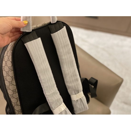 On March 3, 2023, 210 Box Free GG Home Hot Double Shoulder Large [Size] 30 * 36 * 14 Customized Original Fabric! Original hardware! Super large capacity, preferred for travel! Same style for men and women!