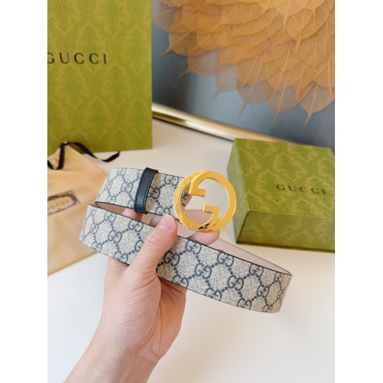 On December 14, 2023, GUCCI. The complete packaging GG Supreme canvas belt is made using environmentally friendly technology and decorated with interlocking double G buckle. This belt is suitable for both low waist and high waist wearing, making it a fash